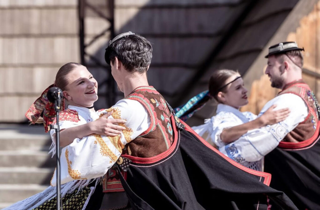 Festival internazionale “Sermoneta in folklore”