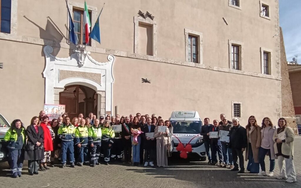 Annalisa Minetti consegna il nuovo Doblò per i più fragili
