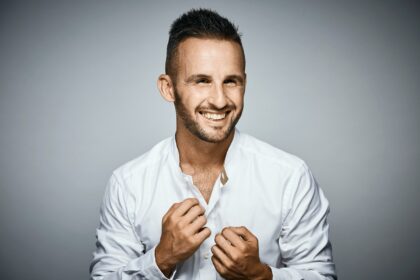 Scrivere canzoni non è un sogno, è un mestiere.