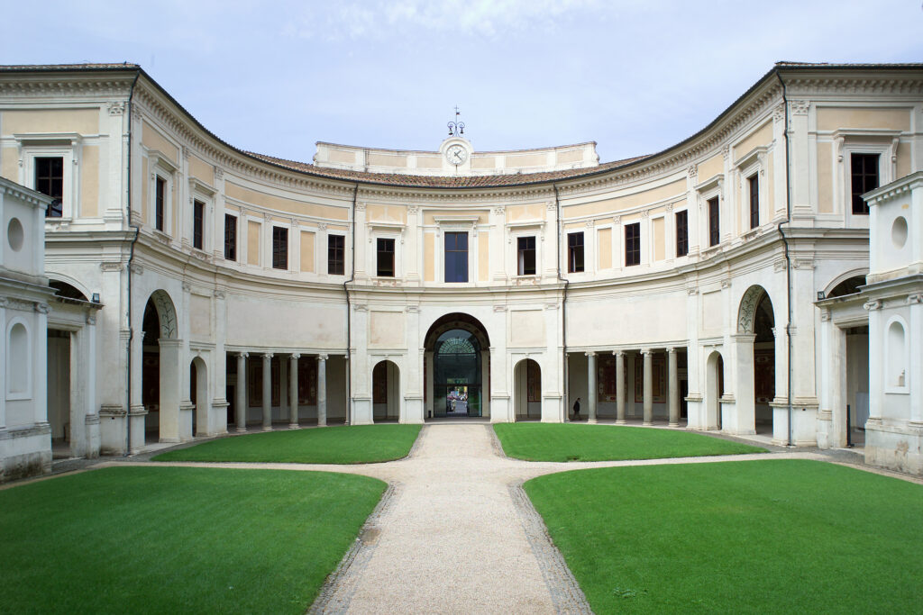 Museo Nazionale di Villa Giulia, Giardino centrale