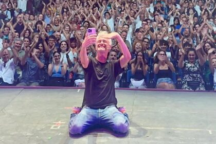 Vincenzo Schettini porta “La fisica che ci piace” sul palco di Aprilia